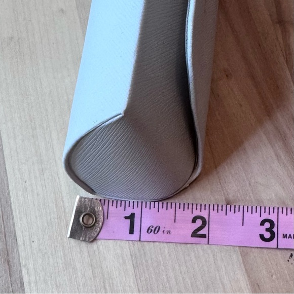 Michael Kors Ivory Sunglasses Holder - Picture 5 of 6